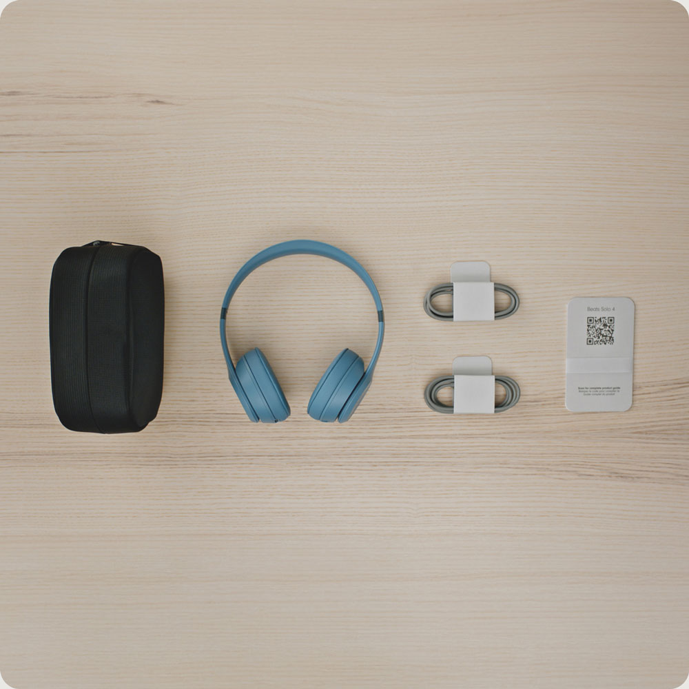 Beats Solo 4 头戴式耳机的随附包装内容