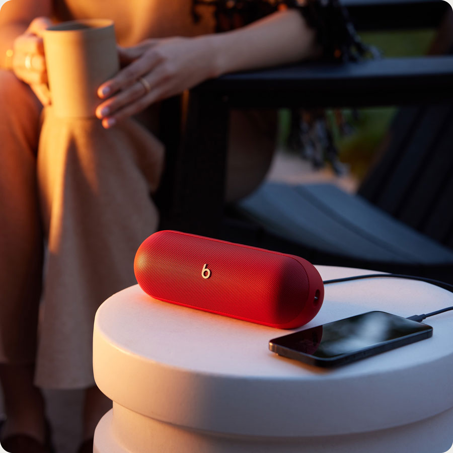 Beats Pill 桌面静态展示